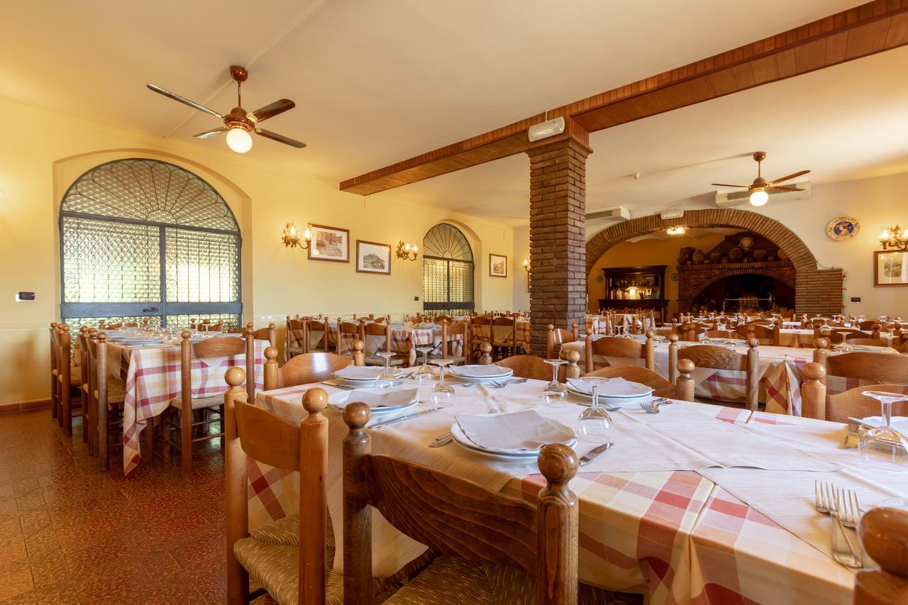 Hotel Villa Elda Ассізі Екстер'єр фото