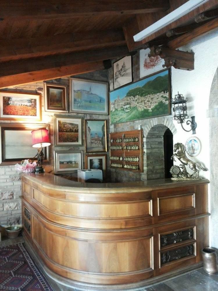 Hotel Villa Elda Ассізі Екстер'єр фото